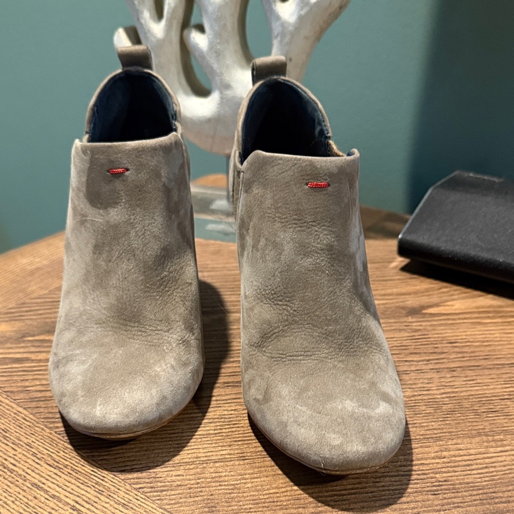 Ellen Degeneres Taupe Ankle Booties